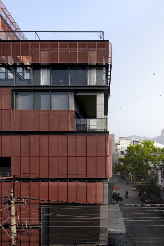 Screened Space Office Building / Studio UF+O Screened Space Office Building / Studio UF+O - Exterior Photography