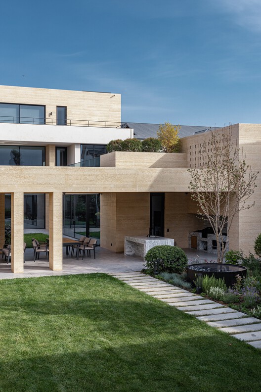 DR House / ARC Architects - Image 6 of 35