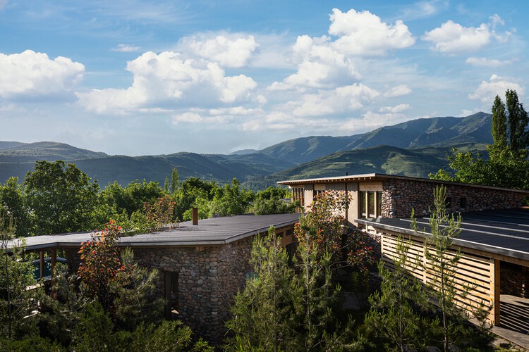 Country House in Boladala Village / ARC Architects - Image 2 of 44