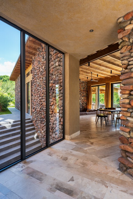 Country House in Boladala Village / ARC Architects Country House in Boladala Village / ARC Architects - Interior Photography, Wood, Brick, Concrete, Beam