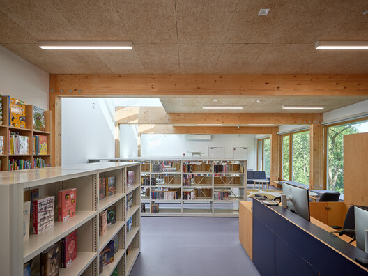 Public Library in Choszczówka / Ambient - Interior Photography, Kitchen, Wood, Shelving