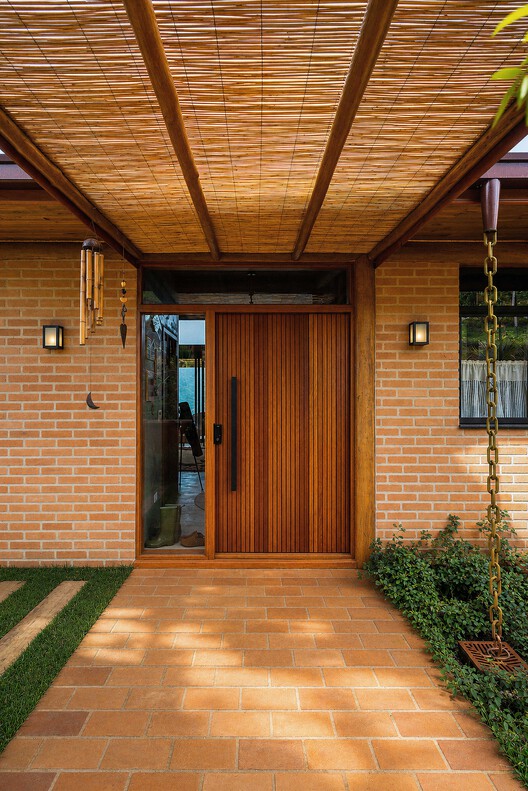 C.E. House / Dall'Ovo Magalhães Arquitetura C.E. House / Dall'Ovo Magalhães Arquitetura - Interior Photography, Wood, Brick