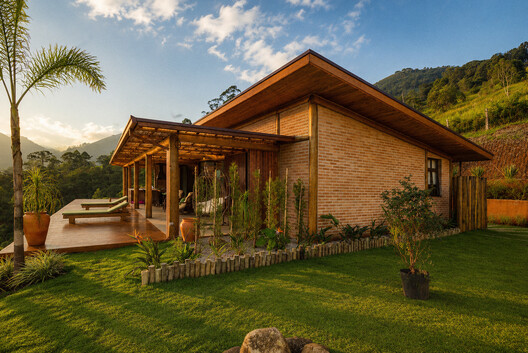 C.E. House / Dall'Ovo Magalhães Arquitetura C.E. House / Dall'Ovo Magalhães Arquitetura - Exterior Photography, Wood, Garden