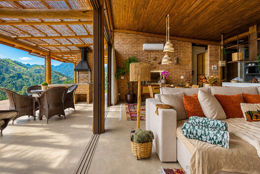 C.E. House / Dall'Ovo Magalhães Arquitetura C.E. House / Dall'Ovo Magalhães Arquitetura - Interior Photography, Wood, Chair, Beam