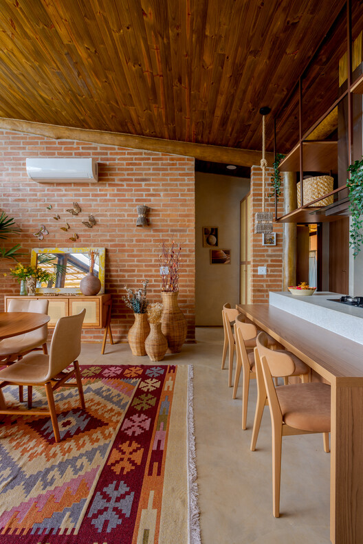 C.E. House / Dall'Ovo Magalhães Arquitetura C.E. House / Dall'Ovo Magalhães Arquitetura - Interior Photography, Dining room, Wood, Table, Chair, Lighting