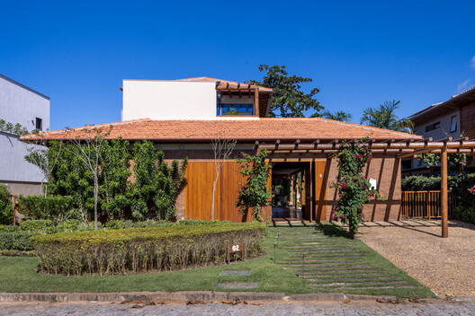 MFA House / Simone Jazbik Arquitetura MFA House / Simone Jazbik Arquitetura - Exterior Photography, Wood, Garden, Courtyard