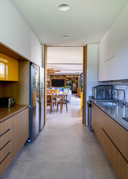 MFA House / Simone Jazbik Arquitetura MFA House / Simone Jazbik Arquitetura - Interior Photography, Kitchen, Wood, Countertop, Lighting, Glass