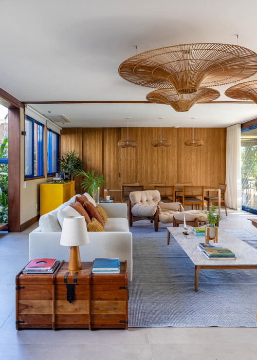 MFA House / Simone Jazbik Arquitetura MFA House / Simone Jazbik Arquitetura - Interior Photography, Living Room, Wood, Sofa, Table, Chair