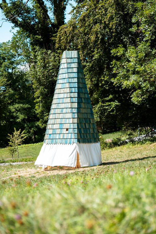 Katūvu Hut / HUT atelier d'architecture Katūvu Hut / HUT atelier d'architecture - Image 3 of 18