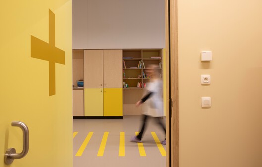 Campus Deleers / SMAK Architects Campus Deleers / SMAK Architects - Interior Photography, Closet, Wood, Door