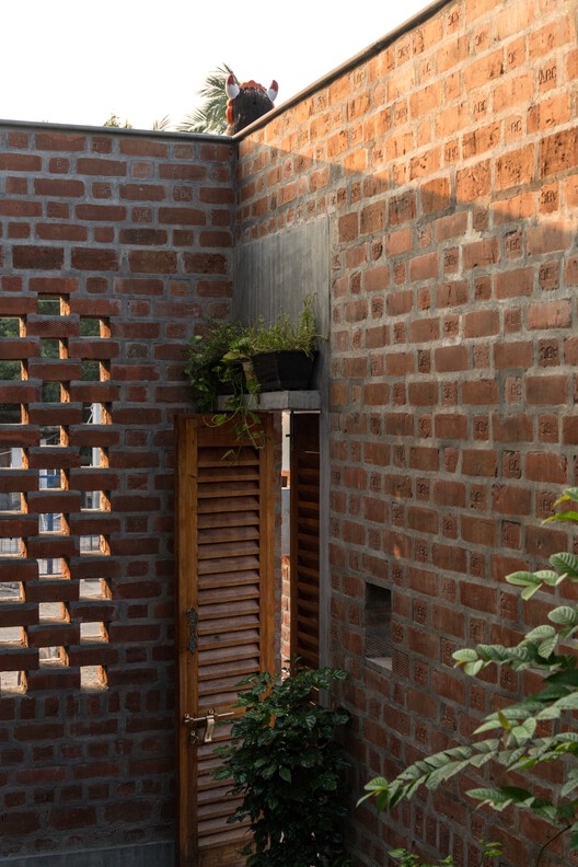 The Threshold House / Madras Spaces The Threshold House / Madras Spaces - Image 3 of 23
