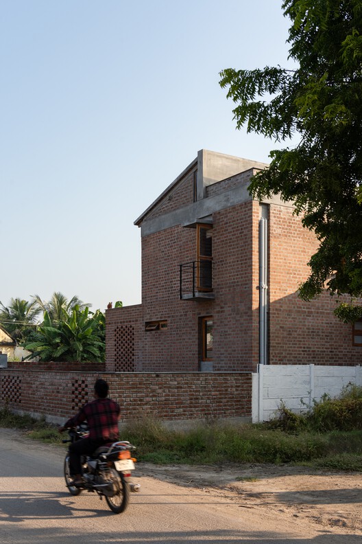 The Threshold House / Madras Spaces - Exterior Photography, Brick