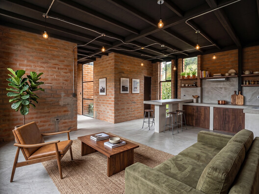 Granero House / Minqa Atelier Granero House / Minqa Atelier - Interior Photography, Wood, Table, Brick, Chair