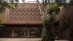 Esquina Nativa Center / TACO taller de arquitectura contextual