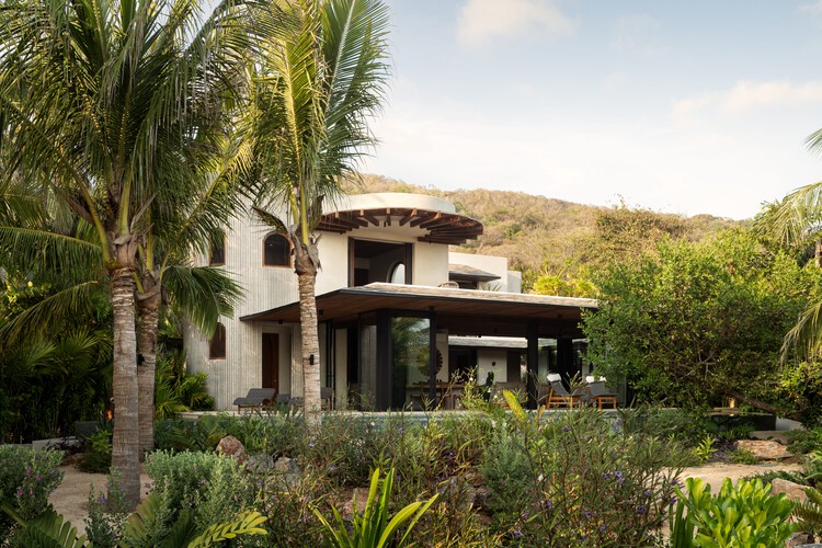 Casa Pura Vida / Zozaya Arquitectos