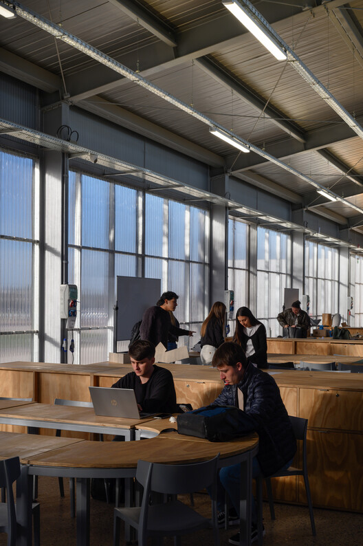 HUB UCC. Universidad Católica de Córdoba Innovation Space / BLT Arquitectos HUB UCC. Universidad Católica de Córdoba Innovation Space / BLT Arquitectos - Interior Photography, Glass, Chair