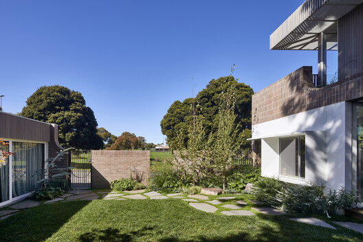 Fringe Dweller Residence / Mihaly Slocombe Fringe Dweller Residence / Mihaly Slocombe - Exterior Photography, Garden