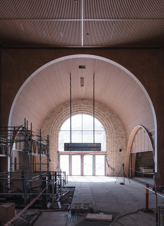 Reused Brick and Timber Shape Reiulf Ramstad Arkitekter's New Railway Station in Sweden Reused Brick and Timber Shape Reiulf Ramstad Arkitekter's New Railway Station in Sweden - Image 7 of 20