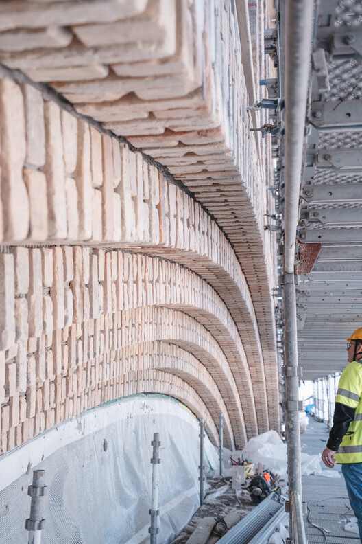 Reused Brick and Timber Shape Reiulf Ramstad Arkitekter's New Railway Station in Sweden Reused Brick and Timber Shape Reiulf Ramstad Arkitekter's New Railway Station in Sweden - Image 14 of 20