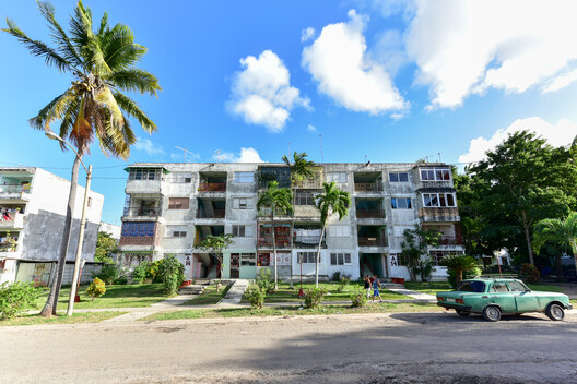 Radically Collective: The Legacy of Cuba's Microbrigadas Housing Program - Image 2 of 5