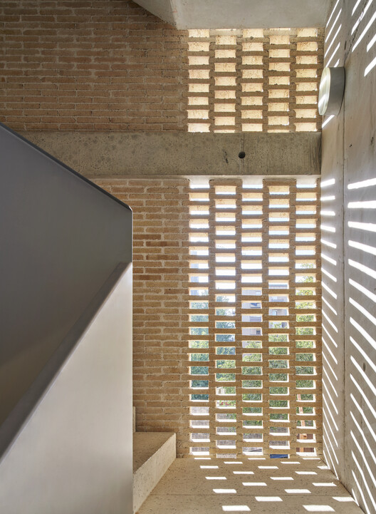 Social Atrium — 54 Social Housing Units in Besòs / Peris+Toral.arquitectes Social Atrium — 54 Social Housing Units in Besòs / Peris+Toral.arquitectes - Image 9 of 21