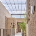 Social Atrium — 54 viviendas sociales en el Besòs / Peris+Toral.arquitectes - Fotografía exterior, Vivienda Social