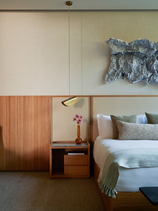 Casa Loto / Ezequiel Farca Studio Casa Loto / Ezequiel Farca Studio - Interior Photography, Bedroom, Wood, Bed, Lighting