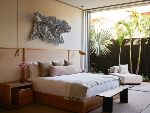 Casa Loto / Ezequiel Farca Studio Casa Loto / Ezequiel Farca Studio - Interior Photography, Bedroom, Bed, Wood, Lighting, Sofa