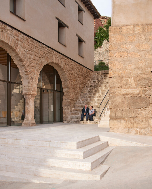 Rehabilitation of the Orrios Exchange building / Oscar Escuder Arquitectura Rehabilitation of the Orrios Exchange building / Oscar Escuder Arquitectura - Interior Photography, Arch, Brick, Concrete, Arcade