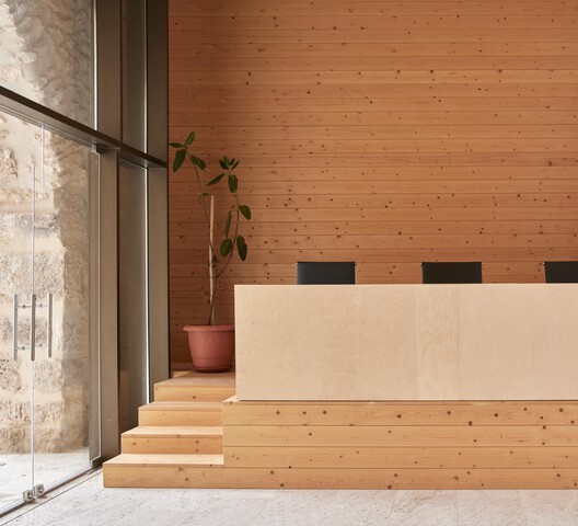Rehabilitation of the Orrios Exchange building / Oscar Escuder Arquitectura Rehabilitation of the Orrios Exchange building / Oscar Escuder Arquitectura - Interior Photography, Stairs, Wood