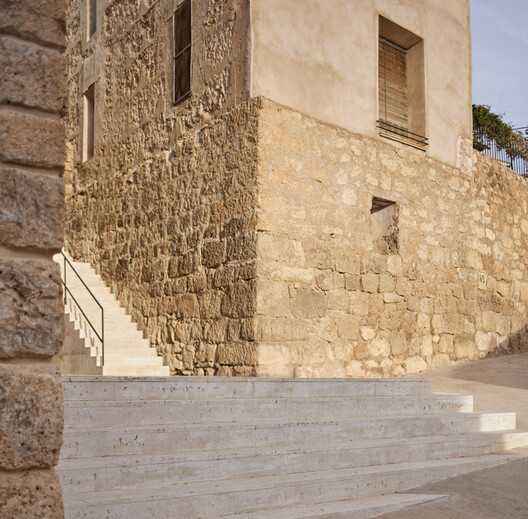 Rehabilitation of the Orrios Exchange building / Oscar Escuder Arquitectura Rehabilitation of the Orrios Exchange building / Oscar Escuder Arquitectura - Exterior Photography, Stairs, Brick, Concrete, Handrail