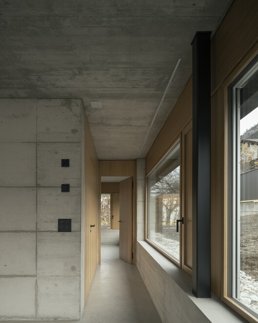Caloz Bramois House / R2A Architectes - Image 3 of 22