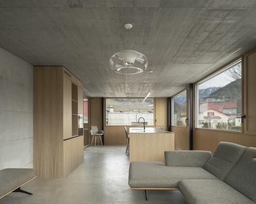 Caloz Bramois House / R2A Architectes - Interior Photography, Chair