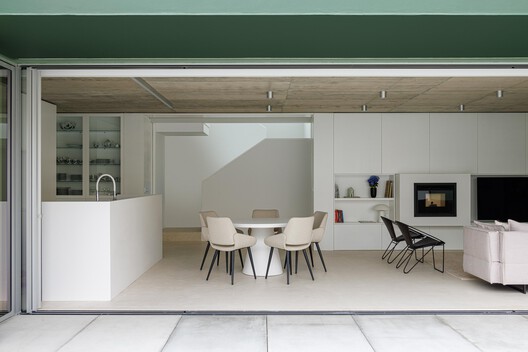 Green House / M2 Senos Arquitectos - Interior Photography, Wood, Table, Chair, Lighting, Glass