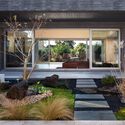 Casa sob Jeoji Oreum / a root architecture - Casas