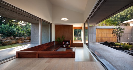 Beneath Jeoji Oreum House / a root architecture Beneath Jeoji Oreum House / a root architecture - Interior Photography, Wood, Concrete