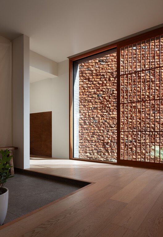 Beneath Jeoji Oreum House / a root architecture Beneath Jeoji Oreum House / a root architecture - Interior Photography, Wood