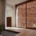 Casa sob Jeoji Oreum / a root architecture - Fotografia de Interiores, Casas