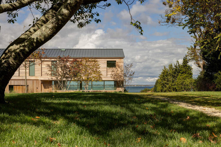 High Bluff House / Mapos