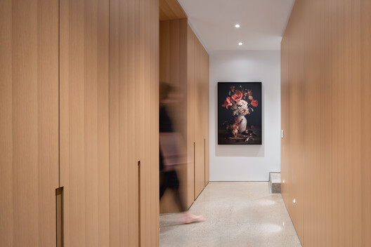 Garden Laneway House / Williamson Williamson Garden Laneway House / Williamson Williamson - Fotografia de Interiores, Madeira, Porta, Armário, Vidro