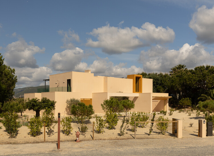 Tróia 37 House / Fragmentos