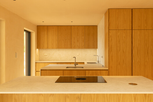 Tróia 37 House / Fragmentos Tróia 37 House / Fragmentos - Interior Photography, Kitchen, Wood, Countertop
