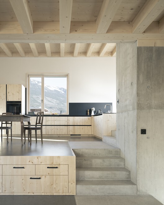 Maison Bellon Camprubi / R2A Architectes Maison Bellon Camprubi / R2A Architectes - Interior Photography, Kitchen, Wood, Countertop, Beam, Chair