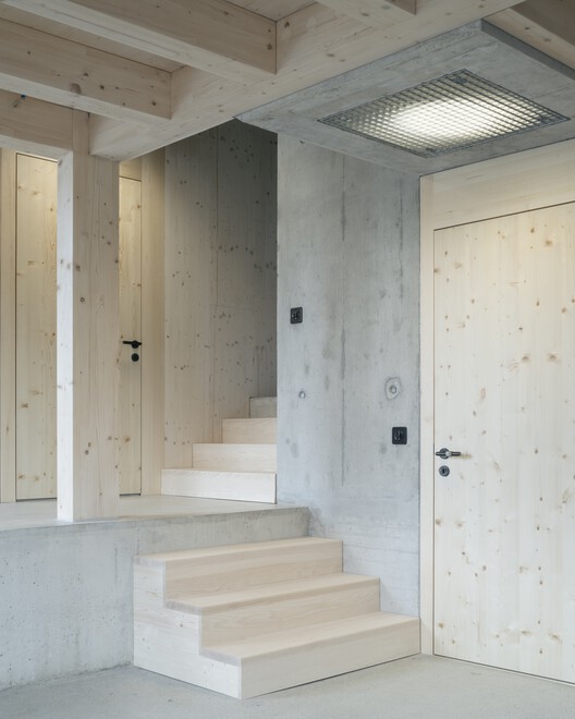 Maison Bellon Camprubi / R2A Architectes Maison Bellon Camprubi / R2A Architectes - Interior Photography, Stairs, Wood, Concrete, Beam