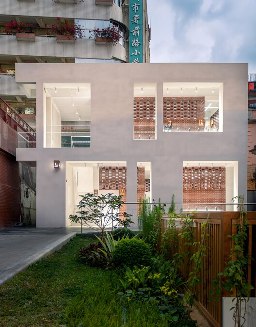 Ultra-small Infrastructure Buildings / NODE Achitecture & Urbanism - Image 41 of 46