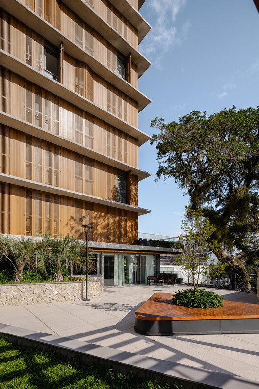 Tomaz Building / IDEIA1 Tomaz Building / IDEIA1 - Exterior Photography