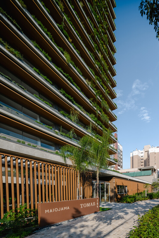 Tomaz Building / IDEIA1 Tomaz Building / IDEIA1 - Exterior Photography, Balcony