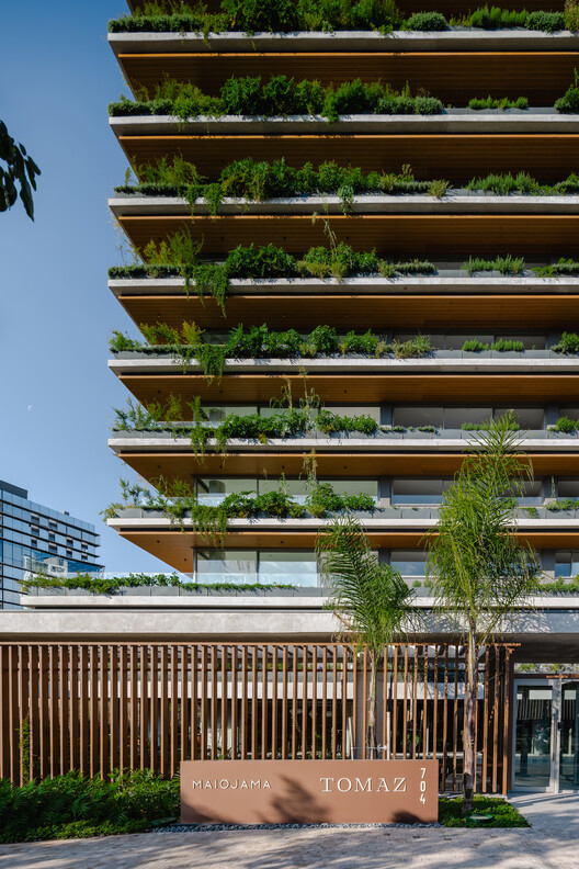 Tomaz Building / IDEIA1 Tomaz Building / IDEIA1 - Exterior Photography, Balcony