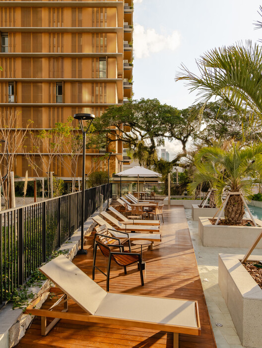 Tomaz Building / IDEIA1 Tomaz Building / IDEIA1 - Exterior Photography, Balcony