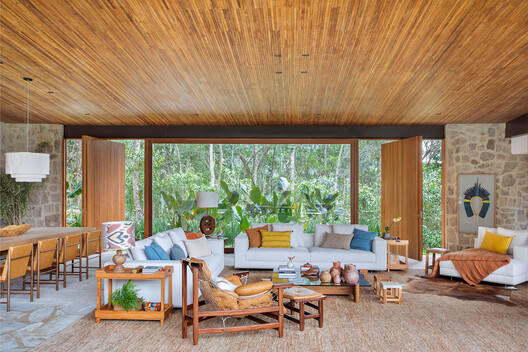 Pedra Azul House / Escala Arquitetura Pedra Azul House / Escala Arquitetura - Interior Photography, Living Room, Wood, Sofa, Table, Chair